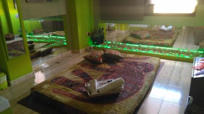 653858883: Chica busca chico en Sevilla