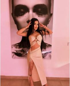 631767726: Chica busca chico en Madrid