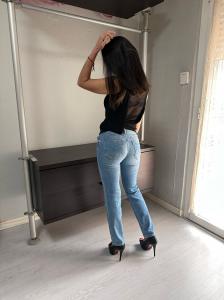 610745371: Chica busca chico en Zaragoza