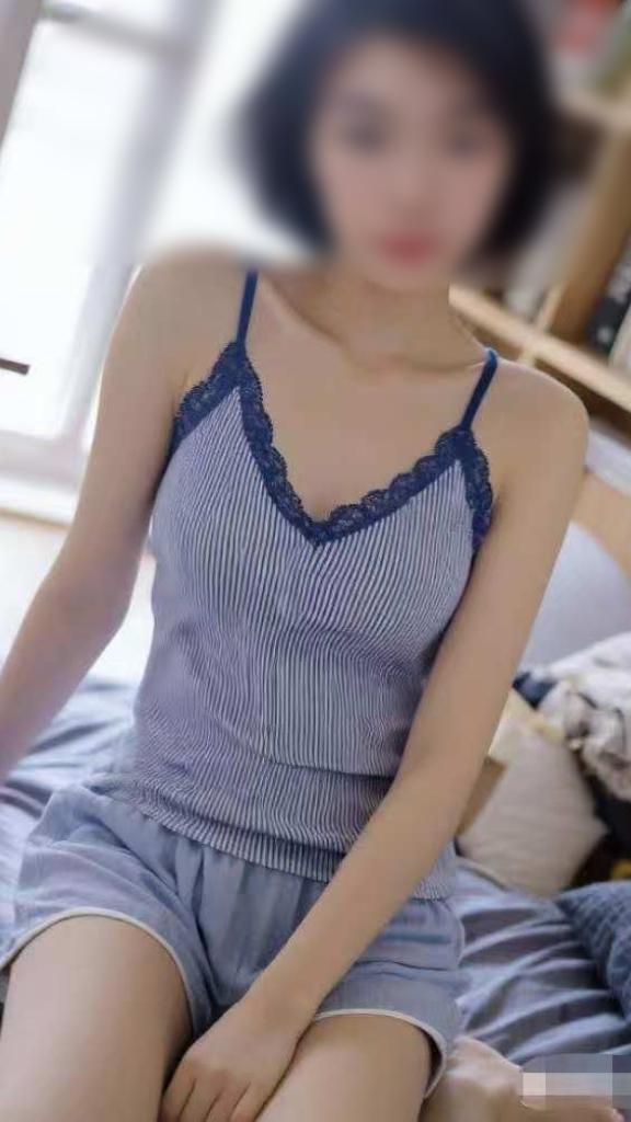 670693858: Chica busca chico en Madrid