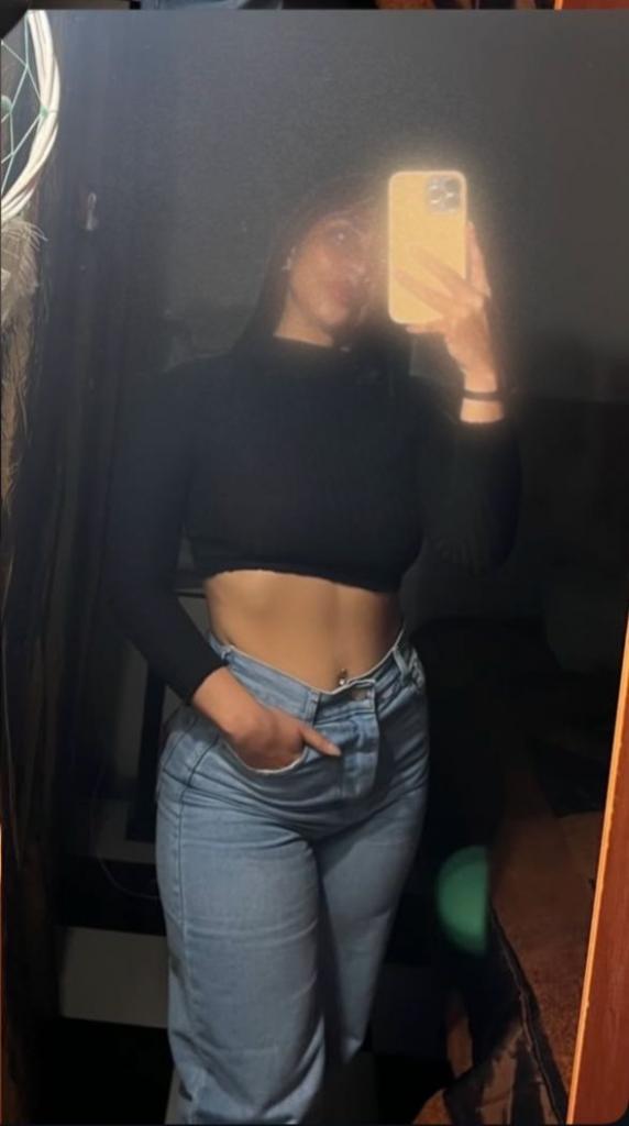 742077488: Chica busca chico en Navarra