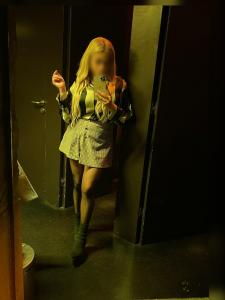 677646624: Chica busca chico en Barcelona