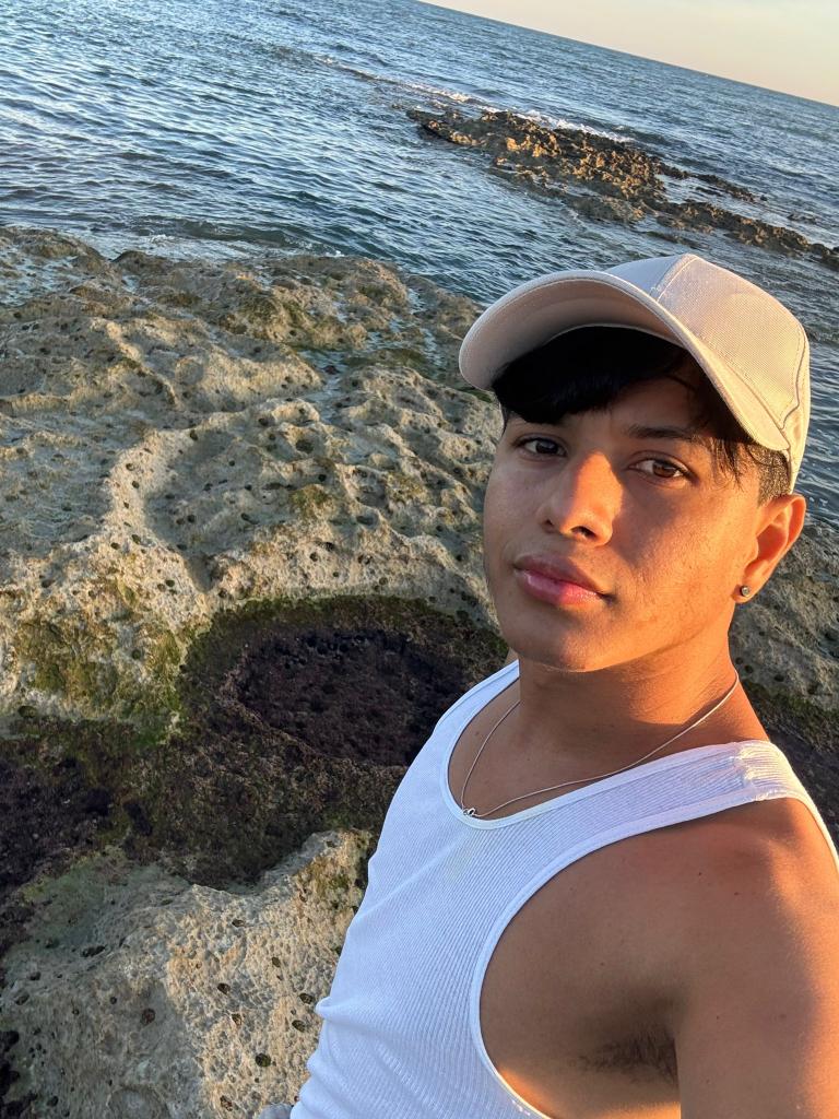 678721764: Chico busca chica en Cantabria