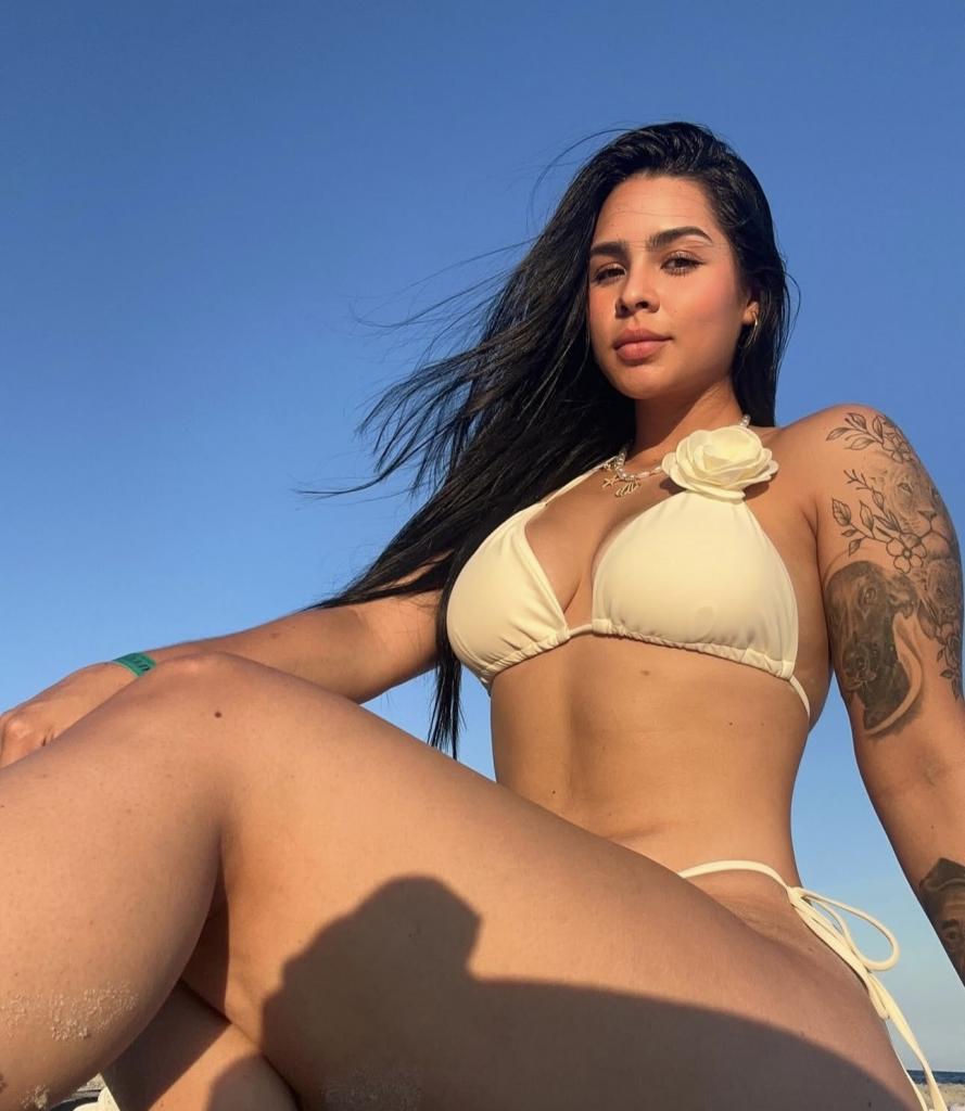 613290764: Chica busca chico en La Coruña