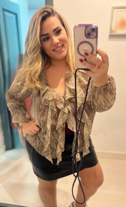 631965440: Chica busca chico en Barcelona