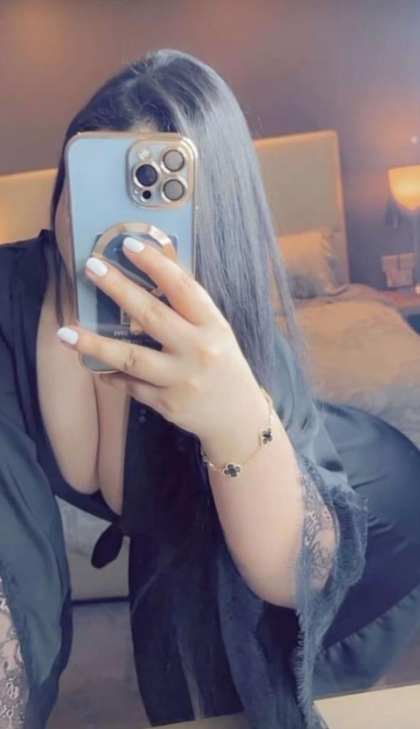 Chica busca chico en Ibiza: 