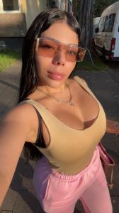 631225726: Chica busca chico en Barcelona