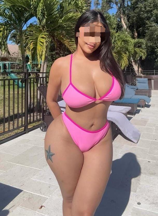 677354462: Chica busca chico en Ibiza