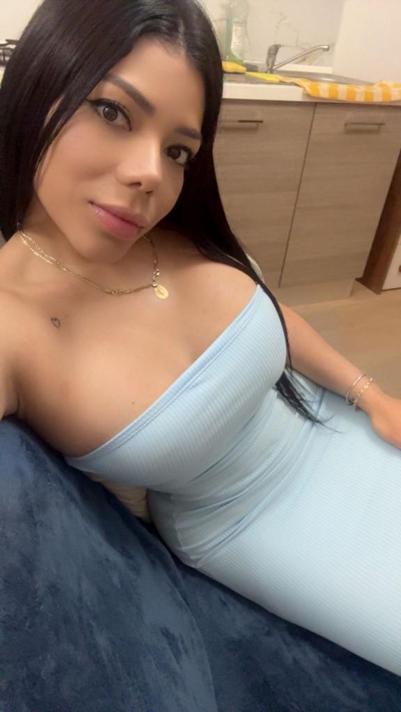 631225726: Chica busca chico en Barcelona