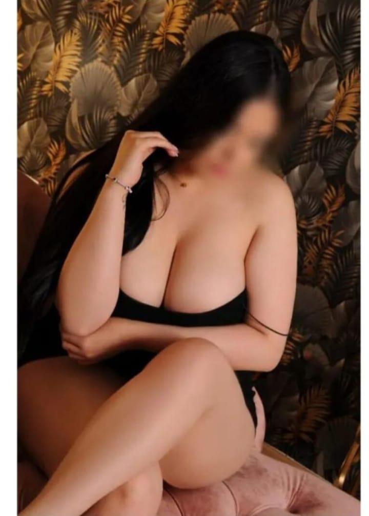 678174415: Chica busca chico en Barcelona