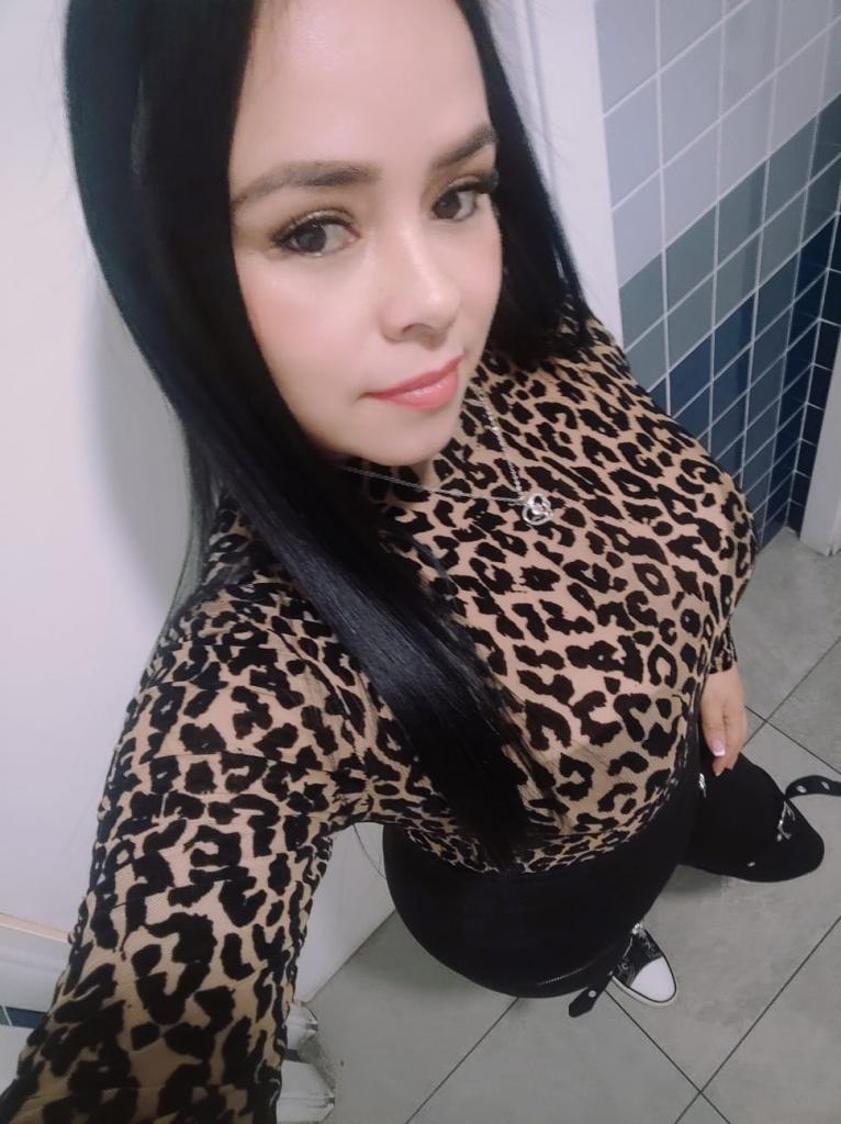 679569352: Chica busca chico en Cádiz