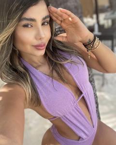 672301641: Chica busca chico en Ibiza