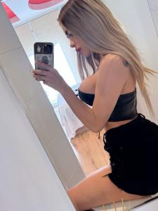 623367461: Chica busca chico en Barcelona