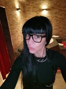604181042: Chica busca chico en Madrid