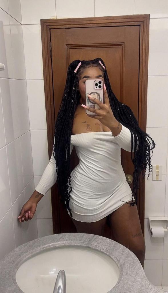 672888639: Chica busca chico en Almería