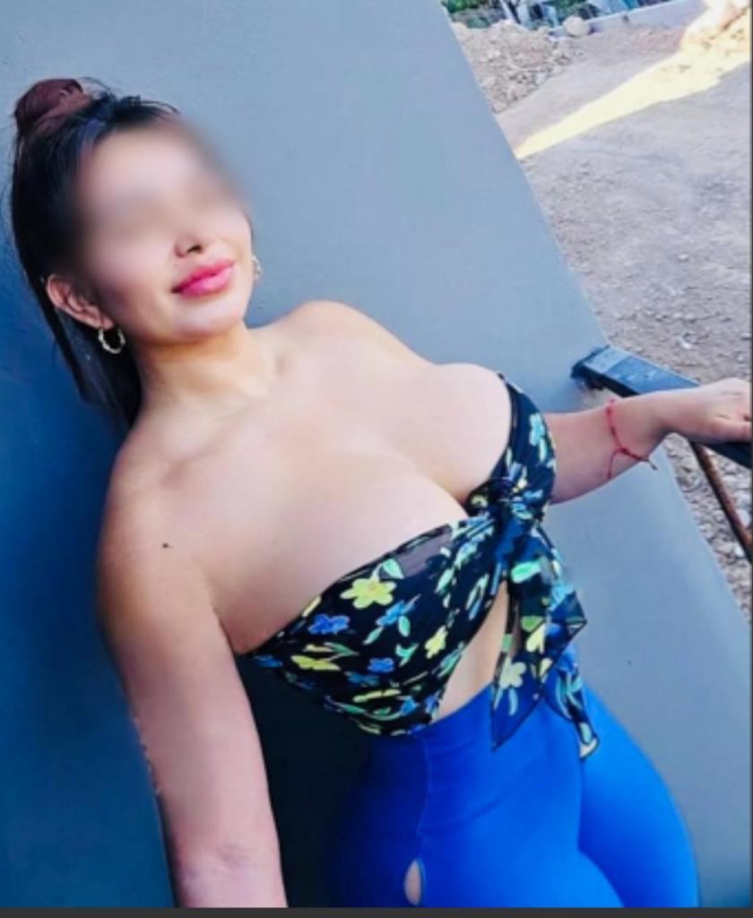 613780846: Chica busca chico en Sevilla