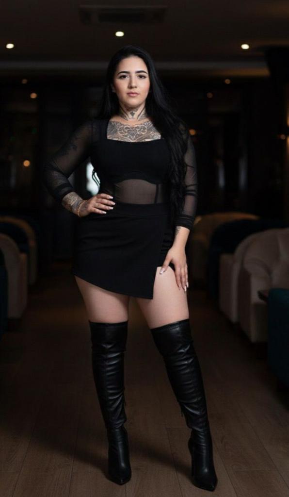 697537036: Chica busca chico en Madrid