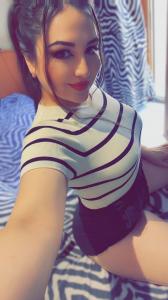 695977747: Chica busca chico en Barcelona