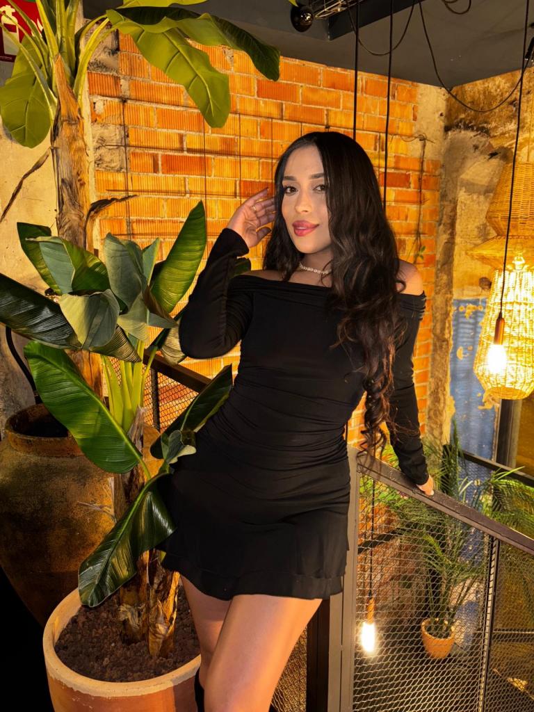 666799685: Chica busca chico en Sevilla