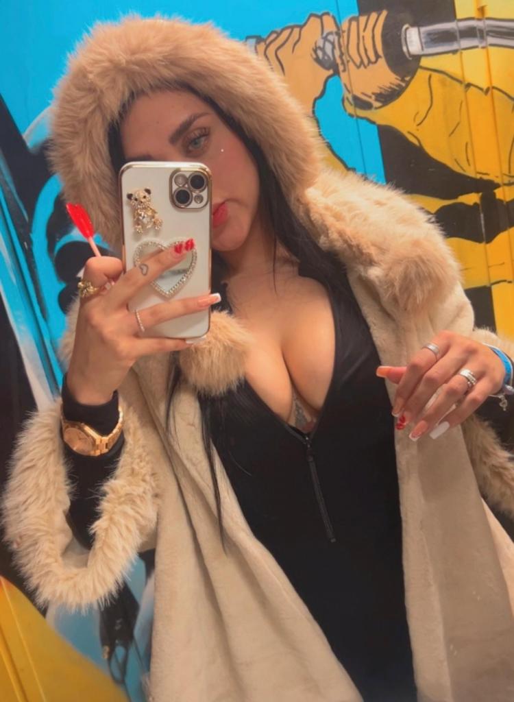 Chica busca chico en Huelva: 