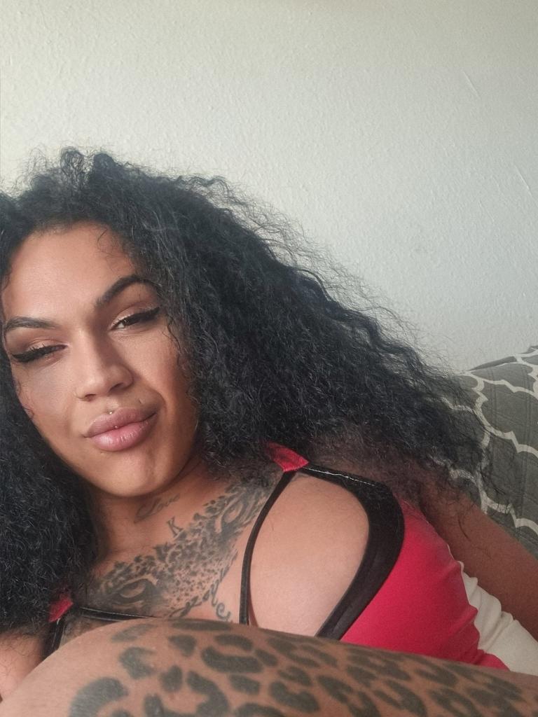 Chica busca chico en Tenerife: 