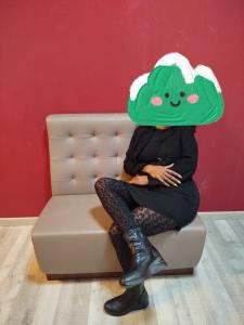 617227143: Chica busca chico en Orense