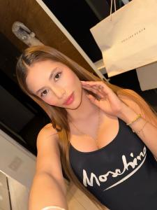 610852421: Chica busca chico en Ibiza