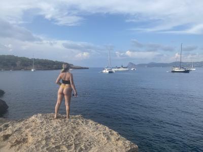 Chica busca chico en Ibiza: 