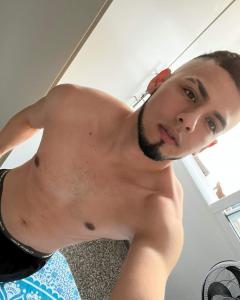 641054196: Chico busca chica en Valencia