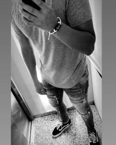 679970095: Chico busca chica en Alicante