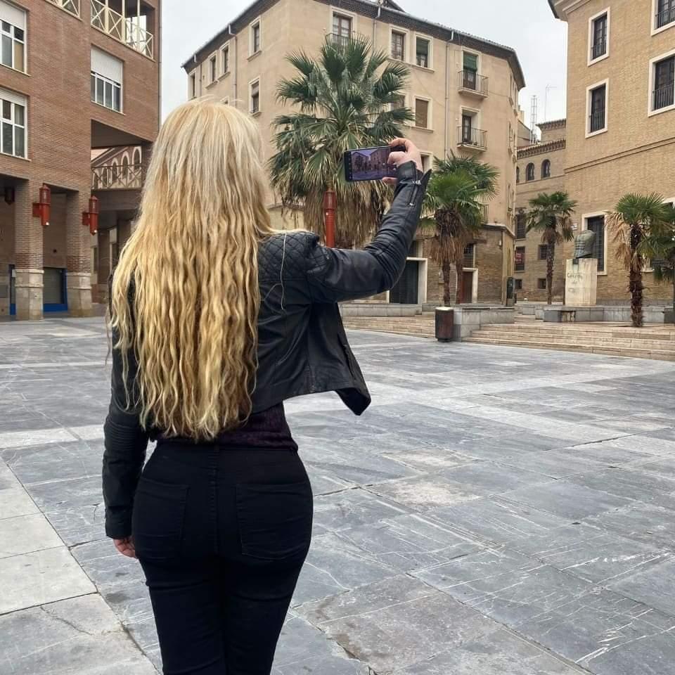 604158564: Chica busca chico en Barcelona