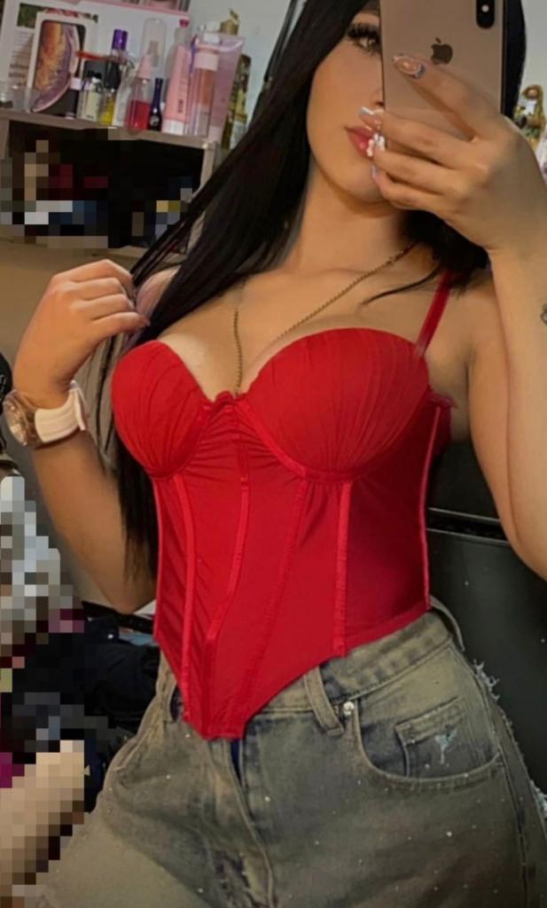 632346973: Chica busca chico en Barcelona