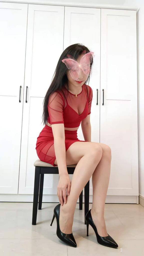 665806199: Chica busca chico en Barcelona