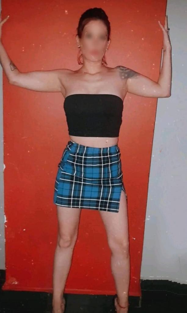 643563872: Chica busca chico en Madrid