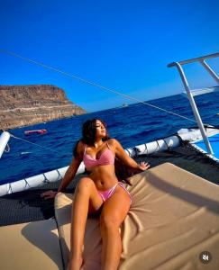 610852421: Chica busca chico en Ibiza