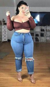 631696489: Chica busca chico en Barcelona