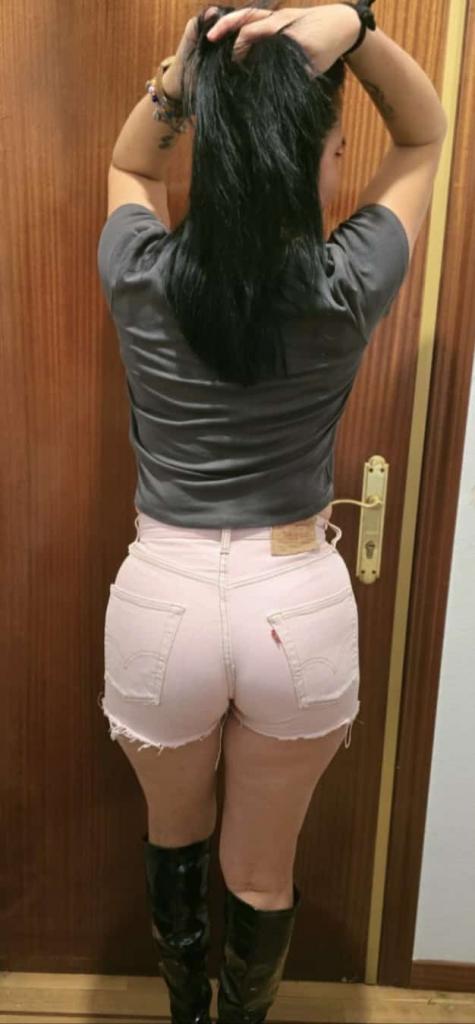 623299134: Chica busca chico en Barcelona