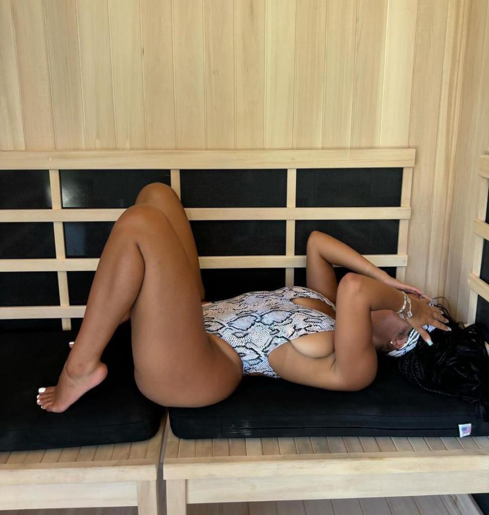 617784481: Chica busca chico en Sevilla