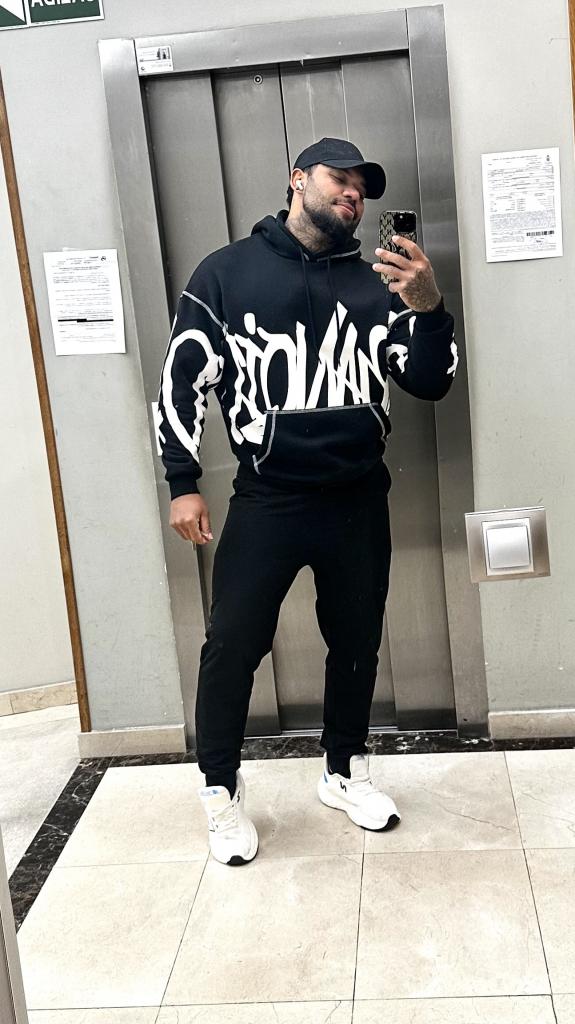 657227585: Chico busca chica en Pontevedra