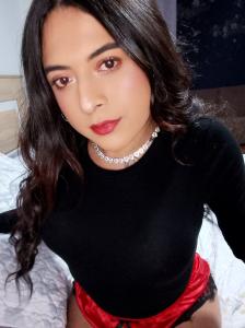 614247371: Travesti en León