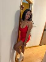 695147771: Chica busca chico en Barcelona
