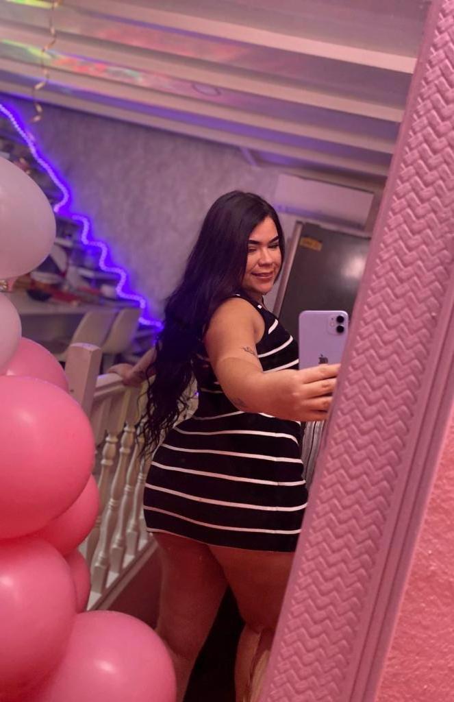 697752729: Chica busca chico en Madrid