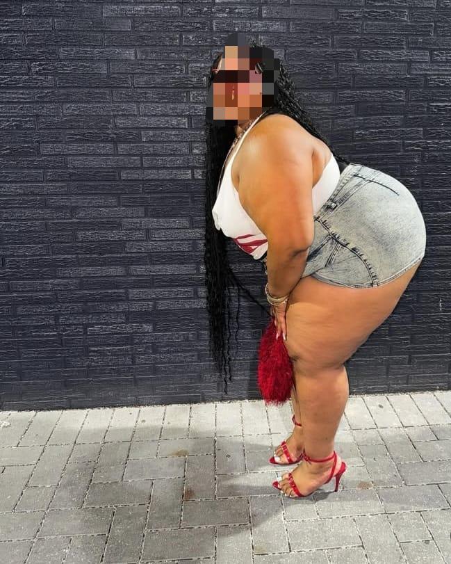 612499278: Chica busca chico en Gerona