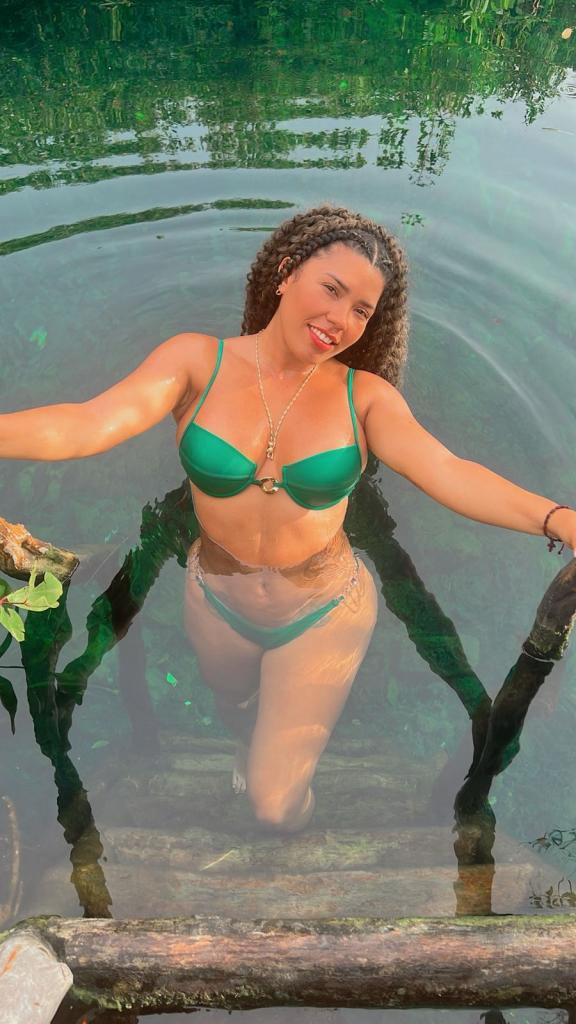 695601421: Chica busca chico en Barcelona