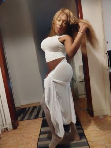 613736629: Transexual en Gerona