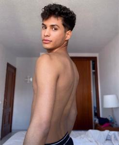 600029977: Chico busca chica en Ibiza