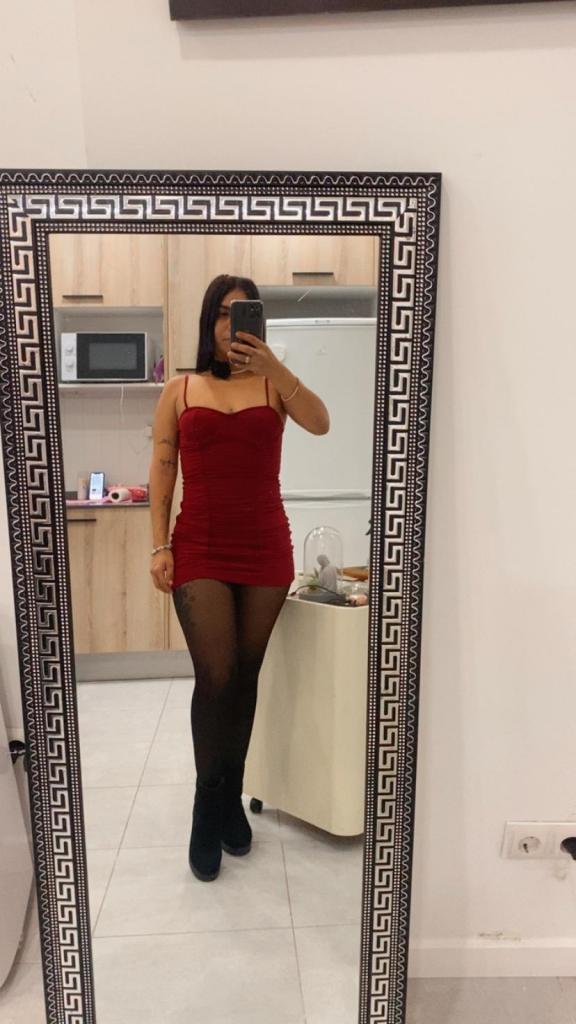 622768046: Chica busca chico en Barcelona