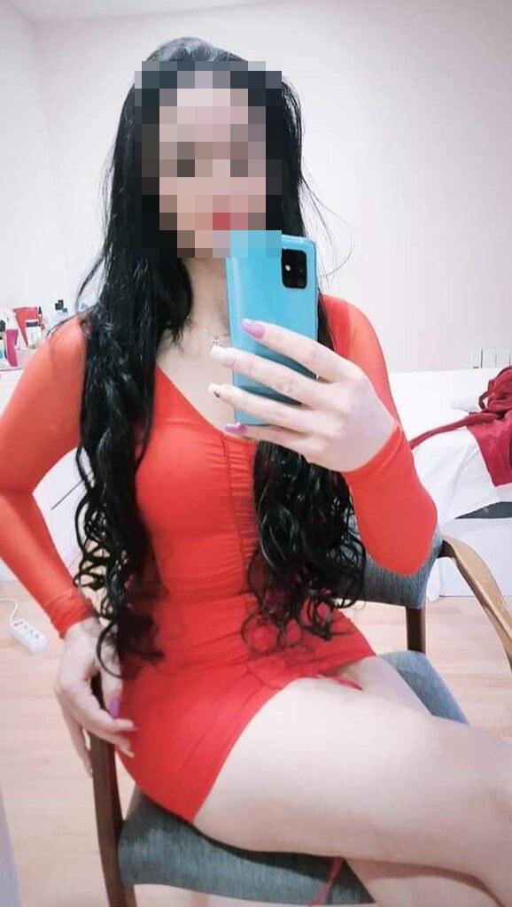 613437183: Chica busca chico en Navarra