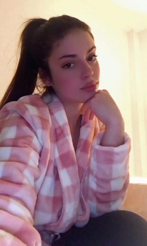 670921628: Chica busca chico en Murcia