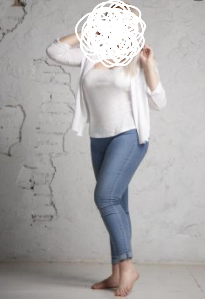 643129886: Chica busca chico en León